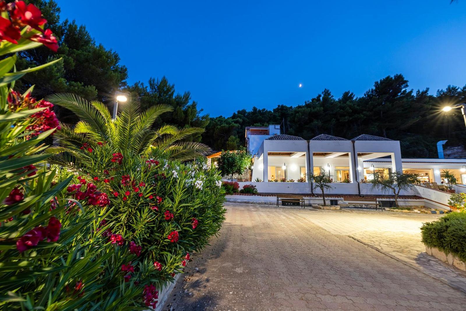 Crovatico Club Vacanze Vieste Exteriör bild